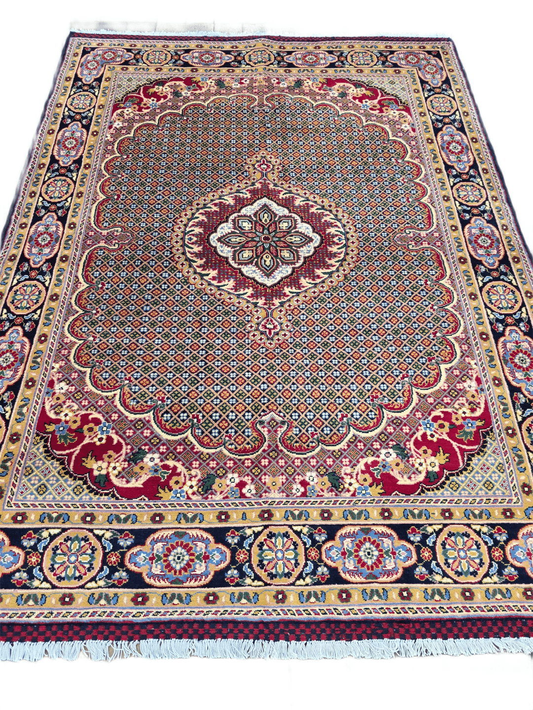 Royal Medallion Carpet 192 X 145 CM - Image 3