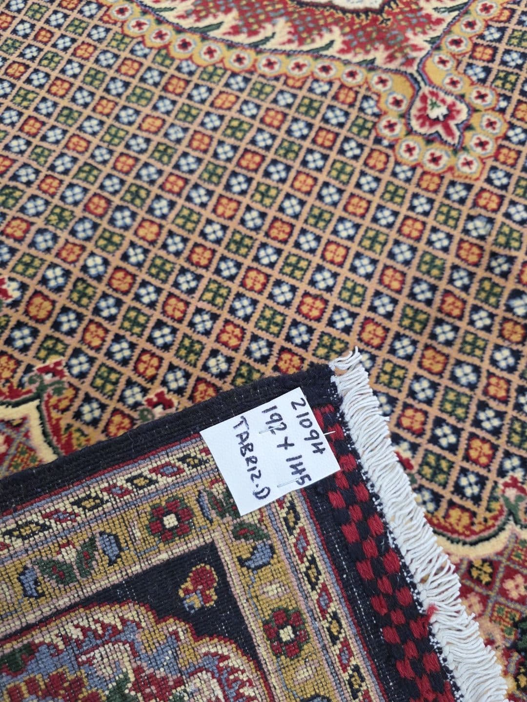 Royal Medallion Carpet 192 X 145 CM - Image 5