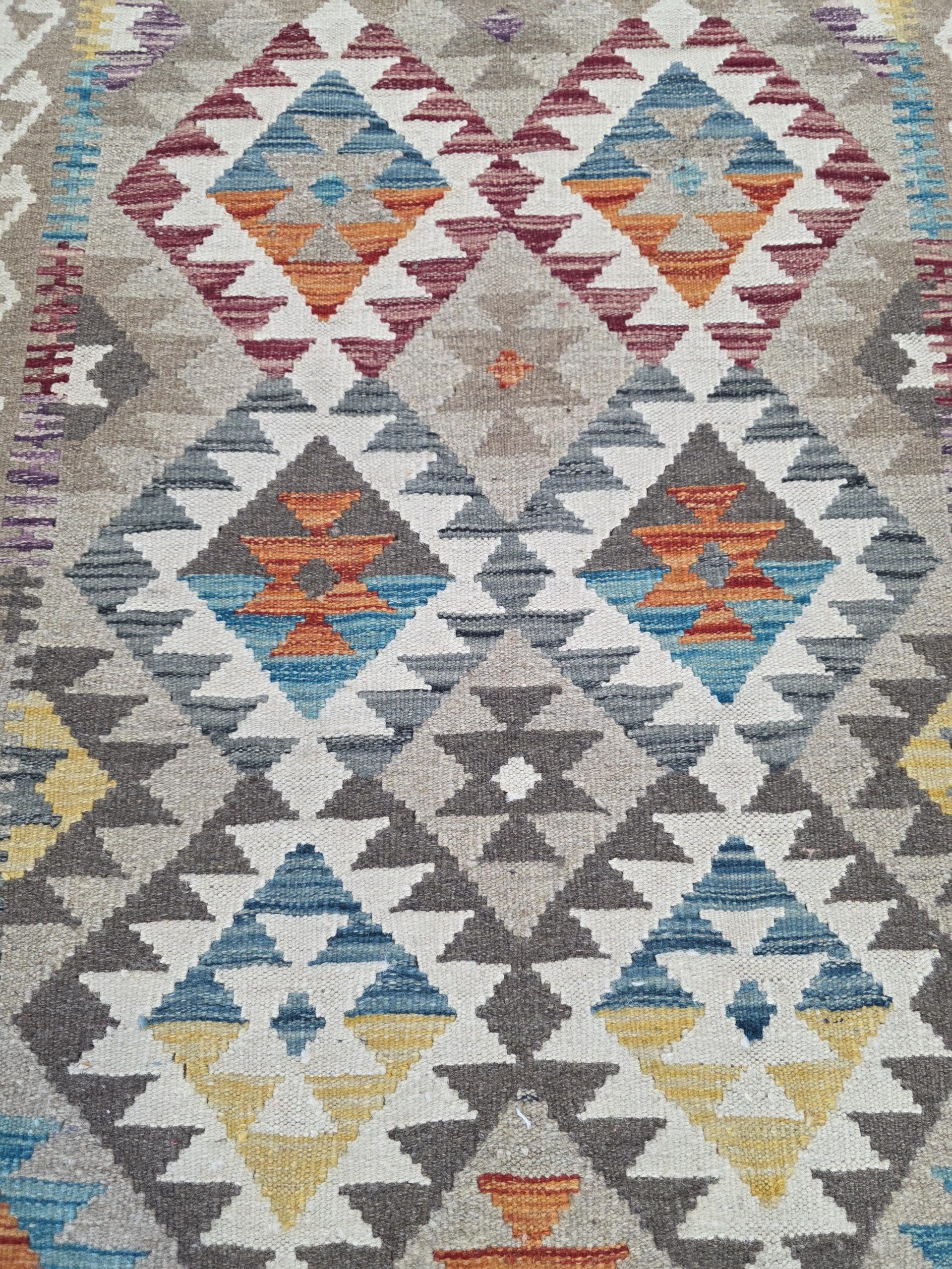 Dove Diamond Runner 199 x 83 CM - Image 5