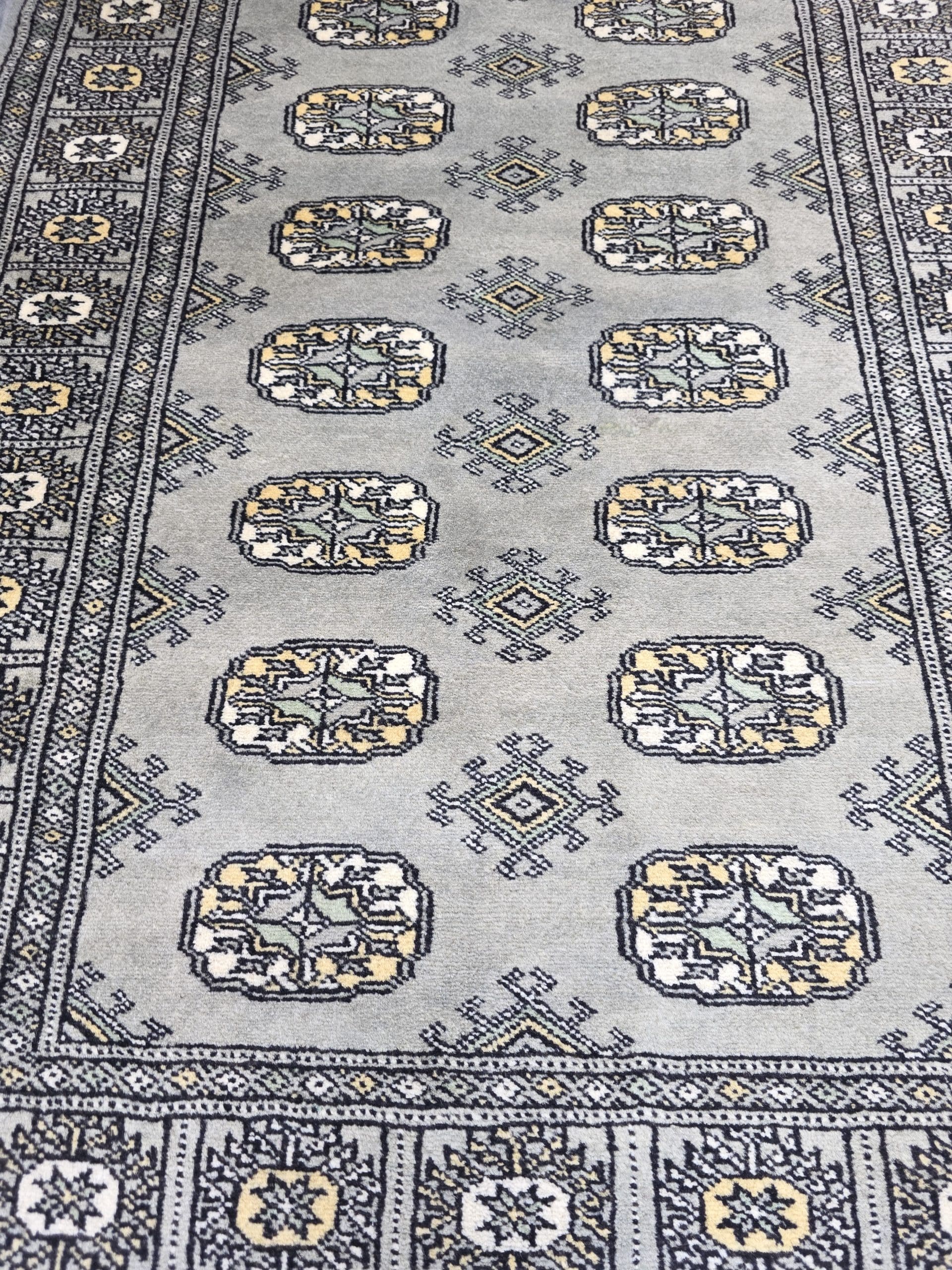Smokey Carpet 151 x 94 CM - Image 5