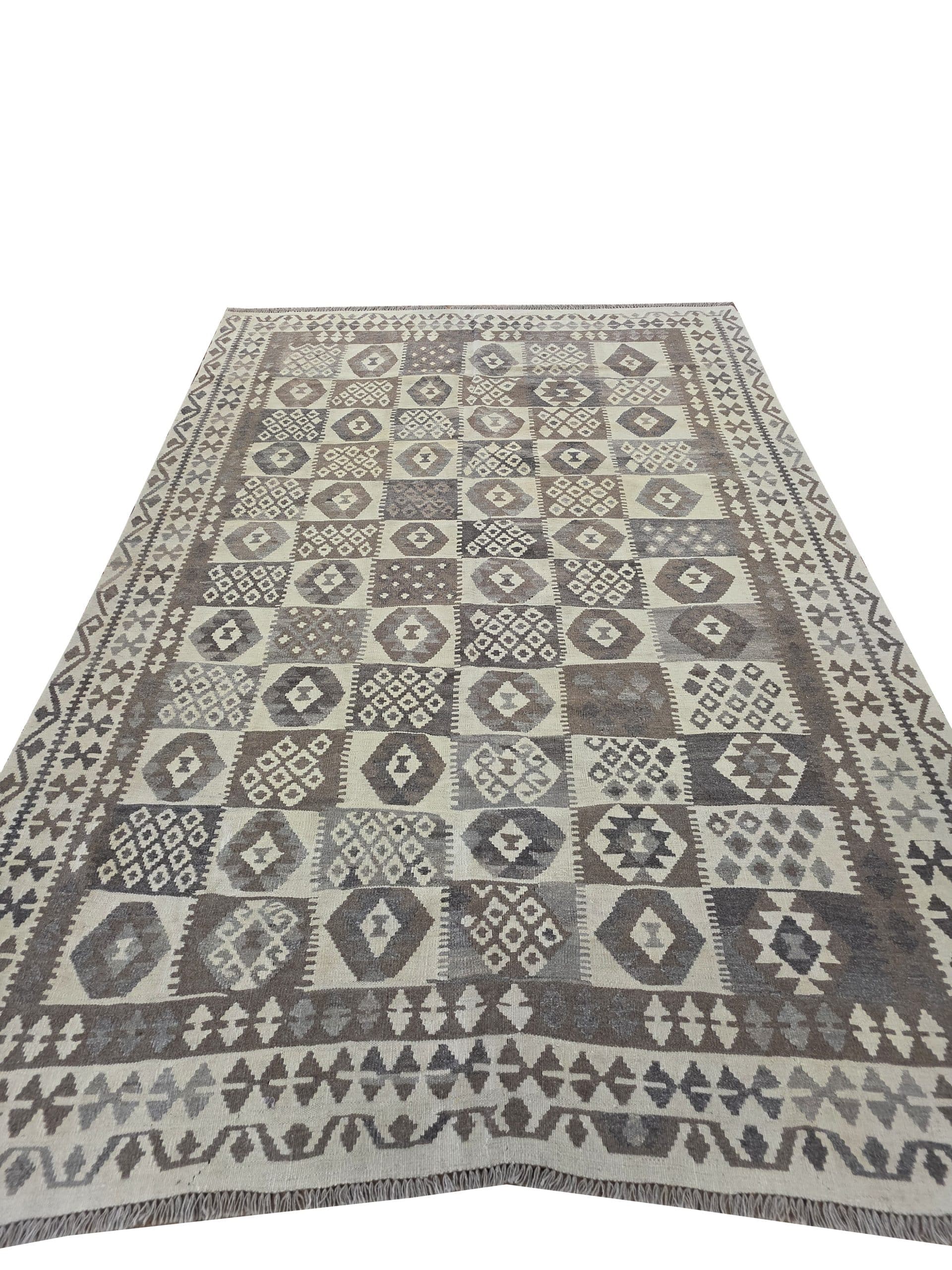 Checker Patch Kilim 284 x 232 CM