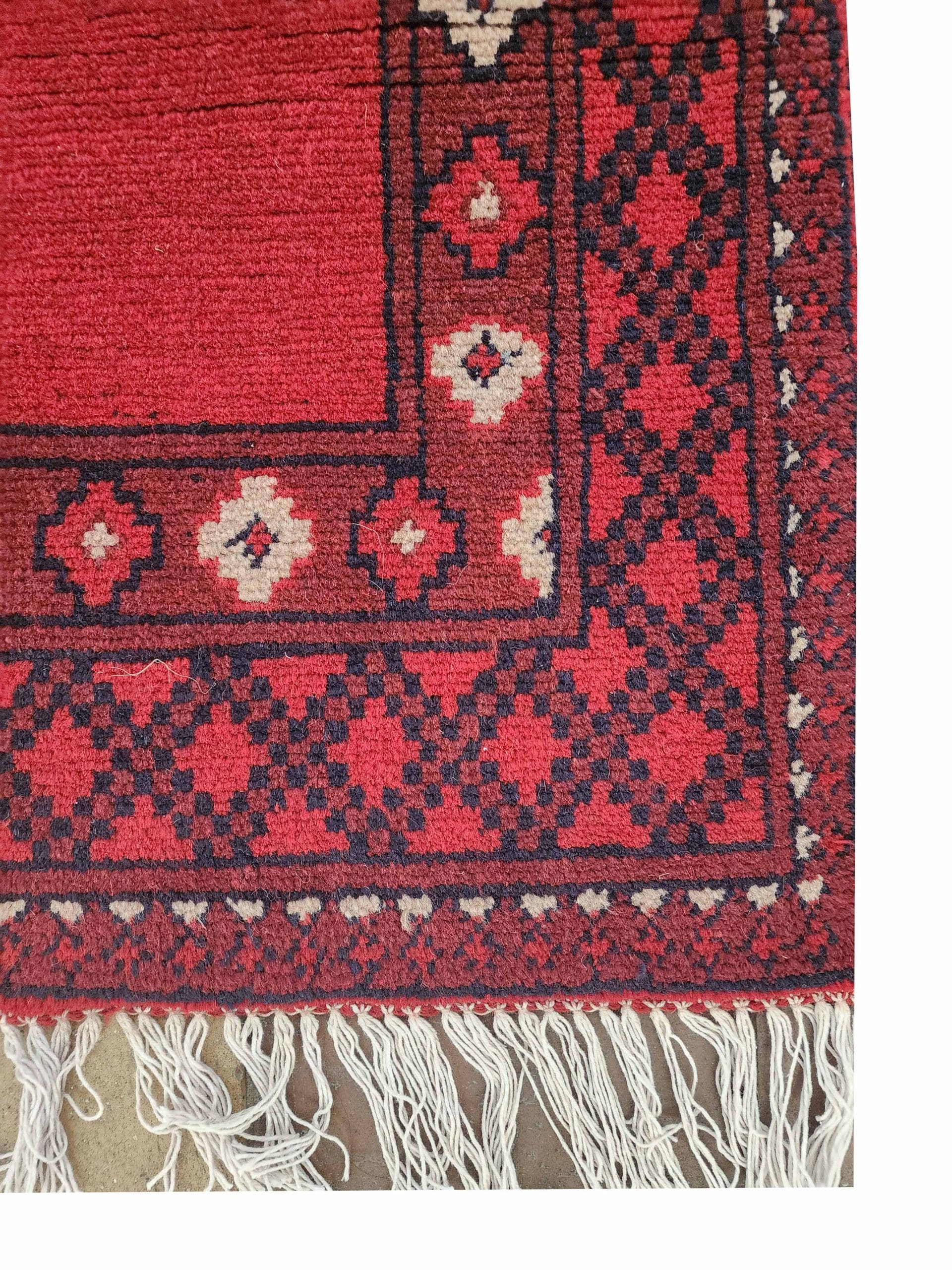 Red Shrine Carpet 129 x 78 CM - Image 3